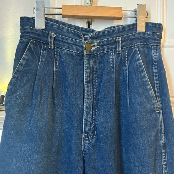 1980's High Waist Pleated Blue Denim Jeans / "Marie France" / Size: 27" x 29 - Picture 4 of 7